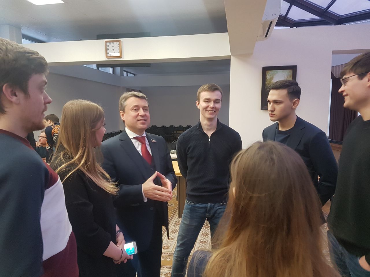 Анатолий Выборный встретился с молодыми парламентариями столицы