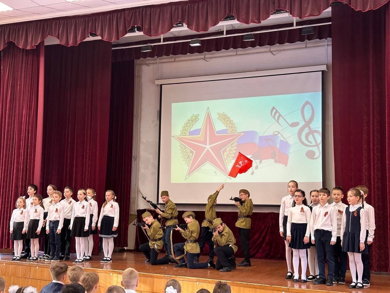 Фестиваль военной песни организовали в школе №1582. Фото: страница учреждения в соцсетях