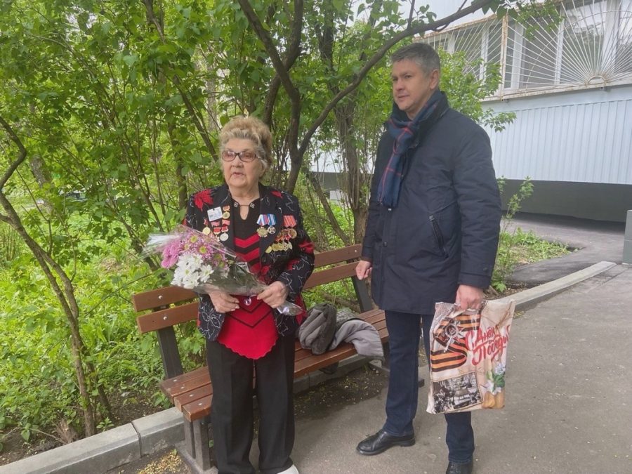 Ветеран Великой Отечественной войны Галина Бычкова получила поздравления с праздником