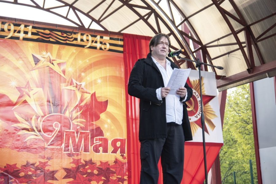 Петр Красилов прочитал строки из поэмы о Василие Теркине на празднике в Парке 30-летия Победы