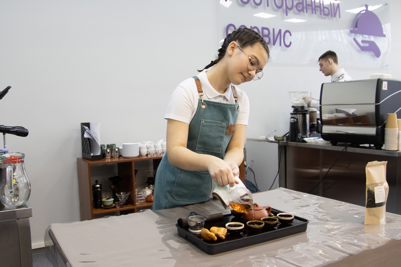 Студентка Пищевого колледжа №33 приняла участие в финале чемпионата «Профессионалы». Фото: страница Пищевого колледжа №33 в социальных сетях