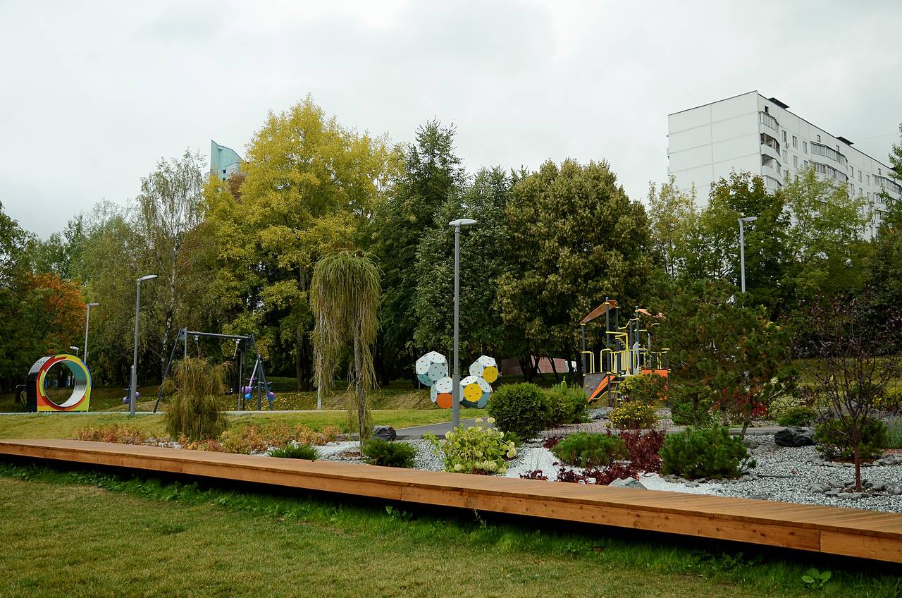 Бесплатная лекция «Гид по стильной Москве» пройдет в парке «Каскад Кировоградских прудов». Фото: Анна Быкова, «Вечерняя Москва»