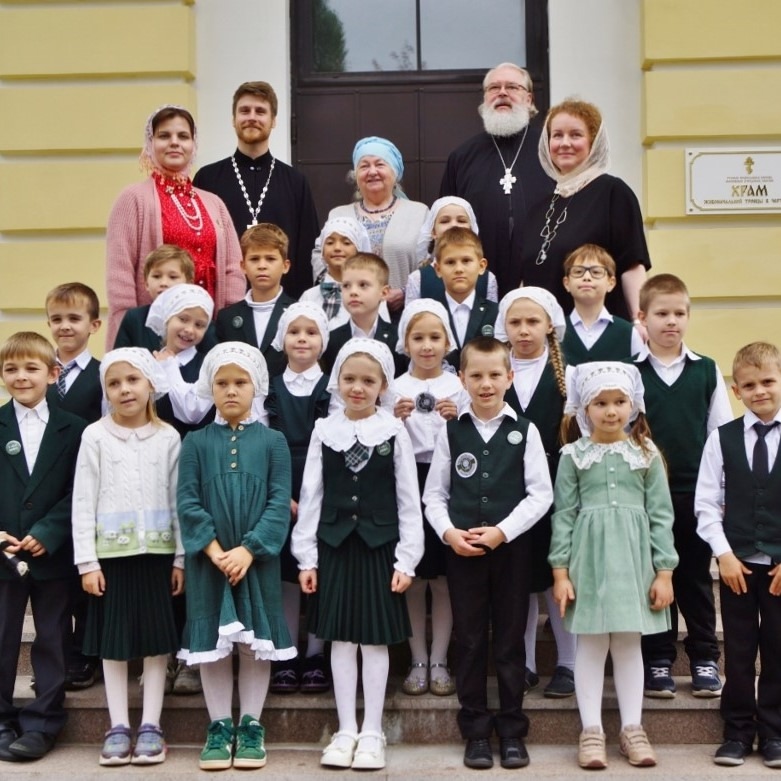 Посвящение в первоклассники состоялось в храме Живоначальной Троицы. Фото: страница храма Живоначальной Троицы в районе Чертаново Центральное в социальных сетях
