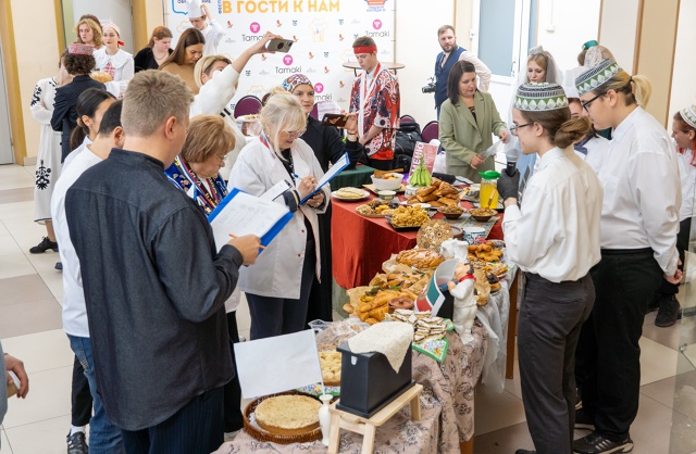 Фестиваль «Все кухни мира в гости к нам» провели в Пищевом колледже №33. Фото: официальная страница Пищевого колледжа №33 в социальных сетях