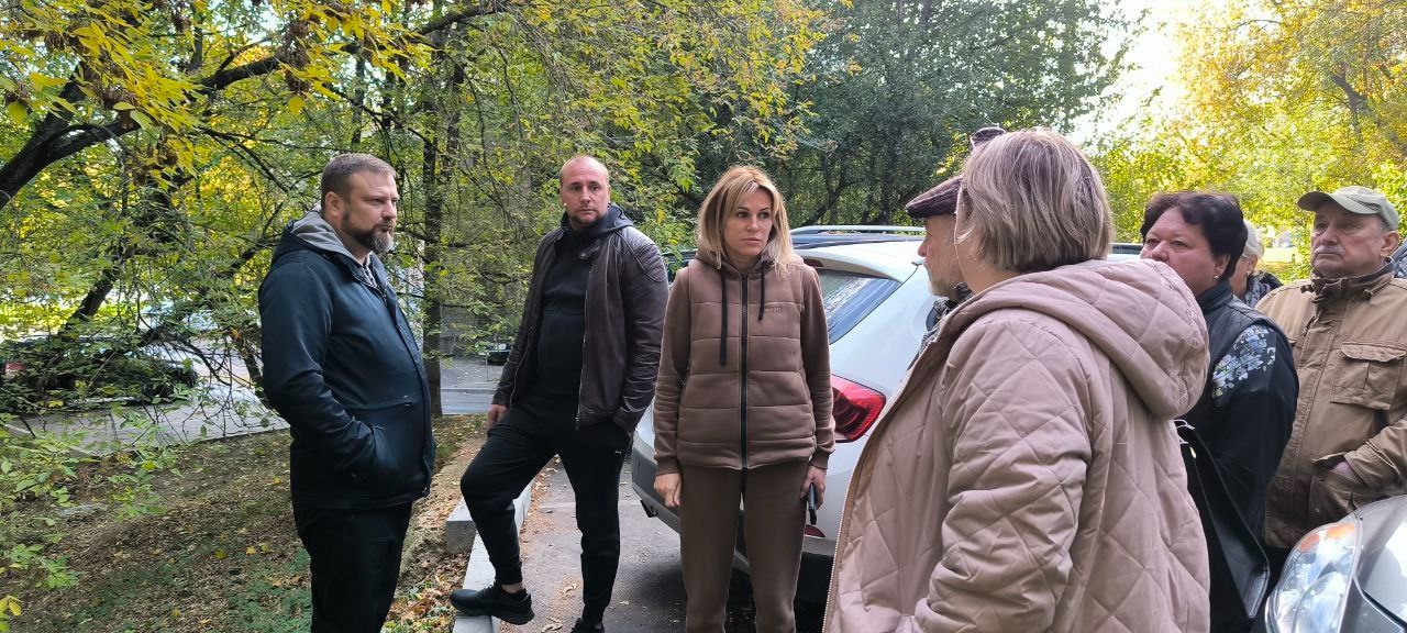 Плановый обход территории провела глава управы Чертанова Центрального. Фото: официальная страница управы района Чертаново Центральное в социальных сетях