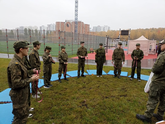 Кадеты школы №1582 заняли второе место в соревнованиях «Марш-бросок». Фото: официальная страница школы №1582 в социальных сетях