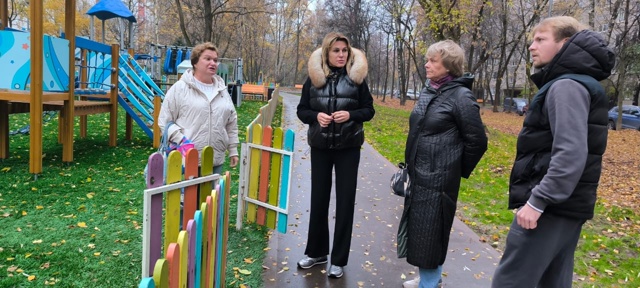 Плановый обход территории провела глава управы Чертанова Центрального. Фото: официальная страница управы района Чертаново Центральное в социальных сетях