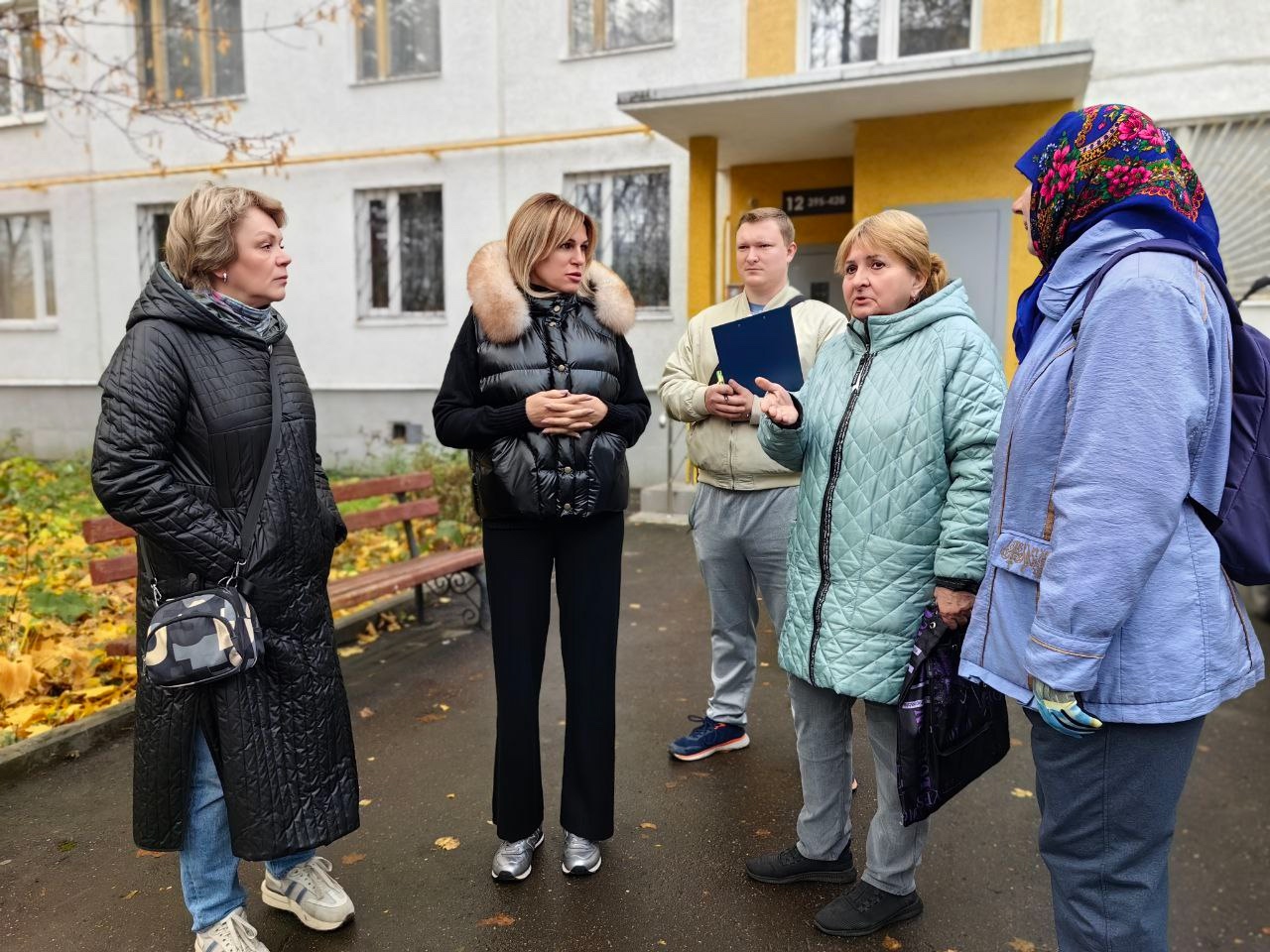 Плановый обход провела глава управы района Чертаново Центральное. Фото: официальная страница управы района Чертаново Центральное в социальных сетях