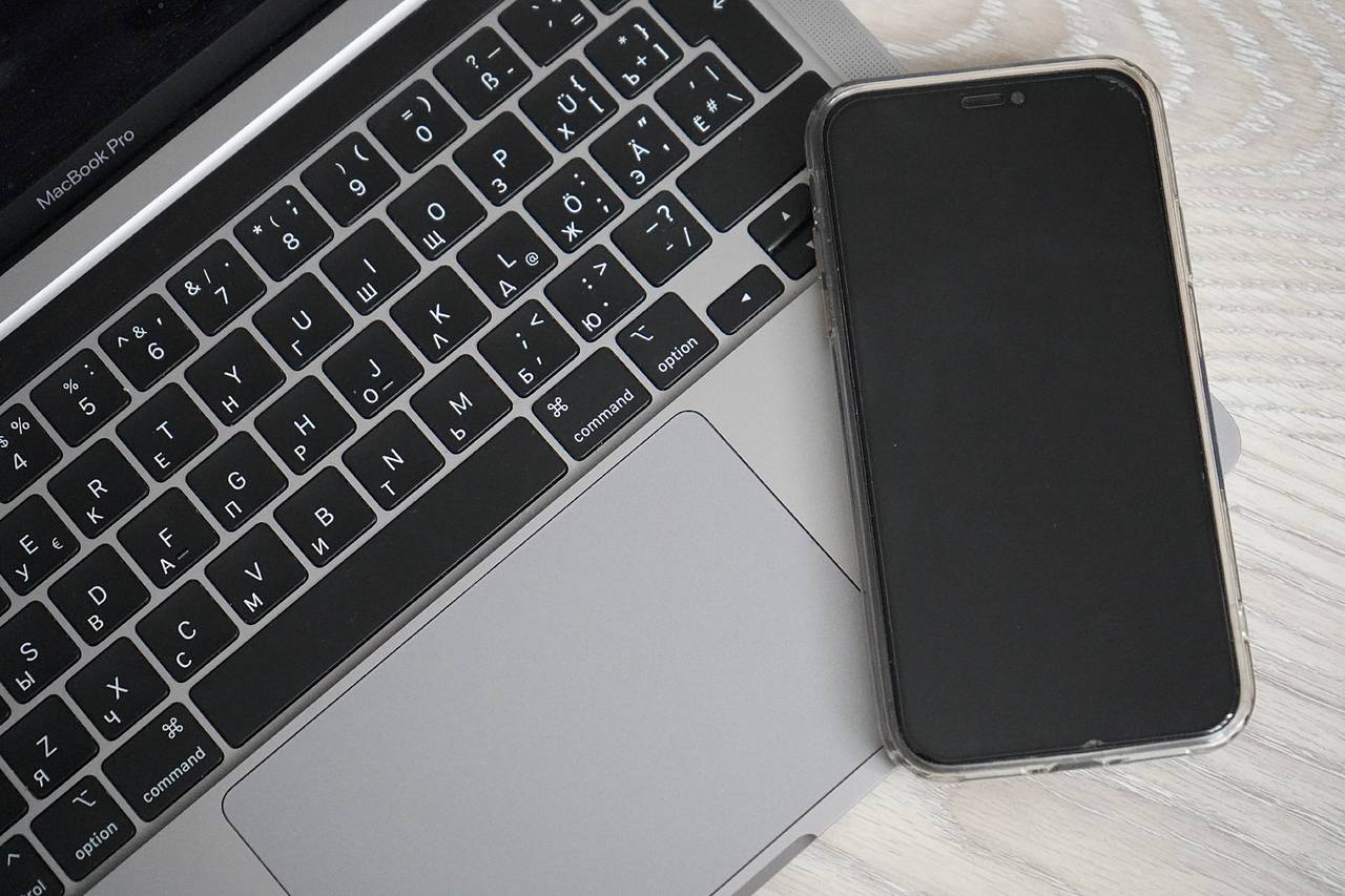 Актуальные схемы интернет мошенников. Фото: Анна Быкова, «Вечерняя Москва»