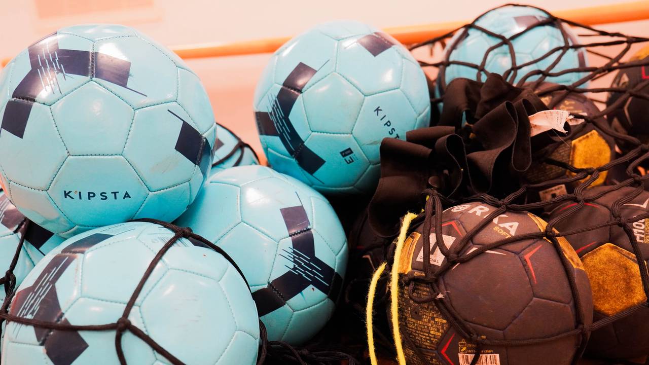 Футболисты из «Чертанова» посоревнуются в финале Первенства России. Фото: Ксения Догонашева, «Вечерняя Москва»