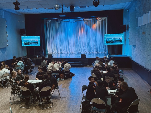 Представители ЦВР «На Сумском» провели межрайонный этап игры «Брейн-ринг». Фото: страница ЦВР «На Сумском»