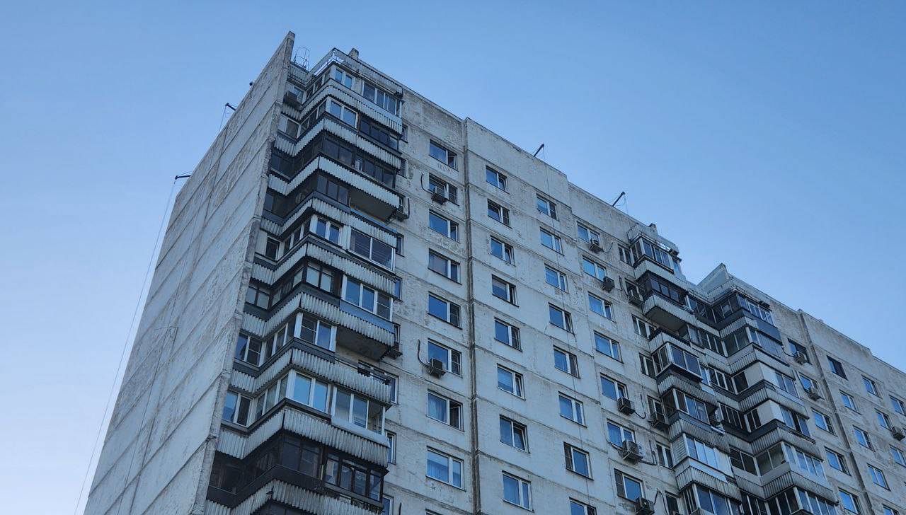 Представители управы Чертанова Центрального предоставили отчет о завершенных работах. Фото: Алина Моисеенко, «Вечерняя Москва»