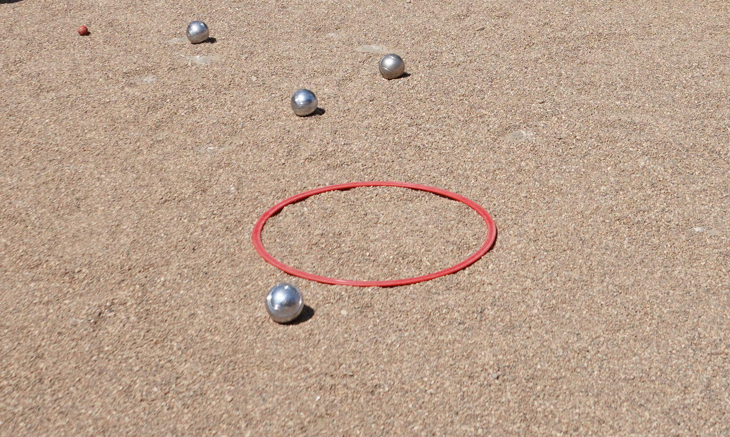 Турнир по петанку для людей с ОВЗ в Чертанове Центральном. Фото: Анна Быкова, «Вечерняя Москва»