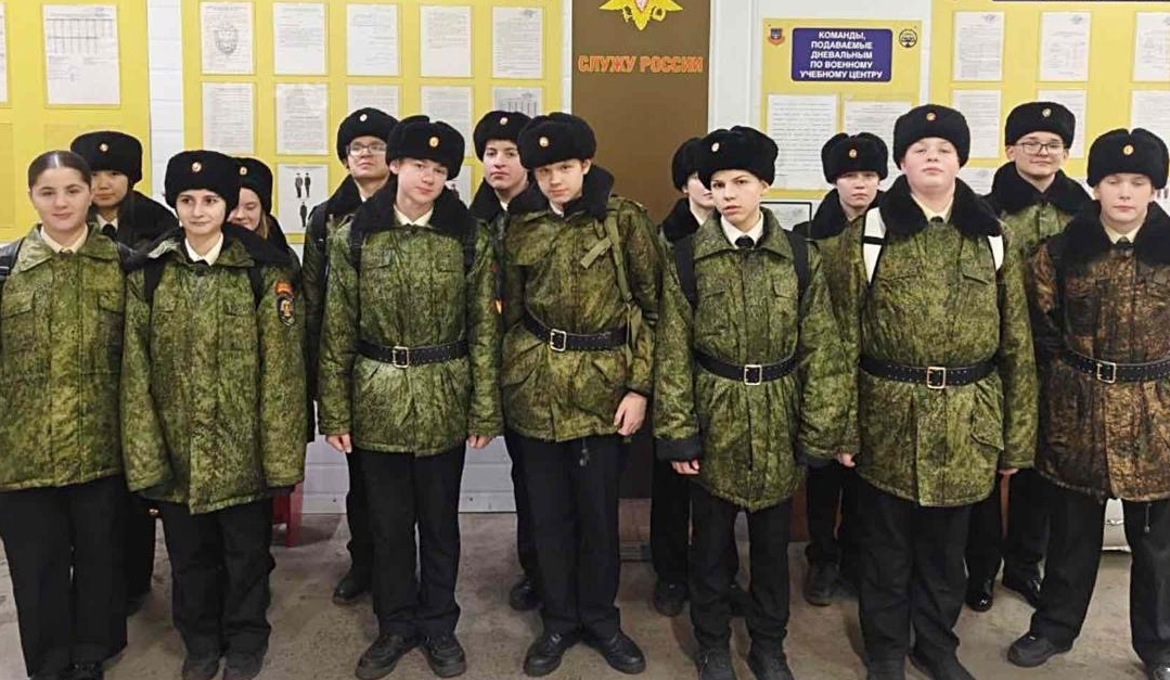 Кадеты школы №556 прошли профориентационное занятие в военном учебном центре РГУП. Фото: страница школы №556 в социальных сетях