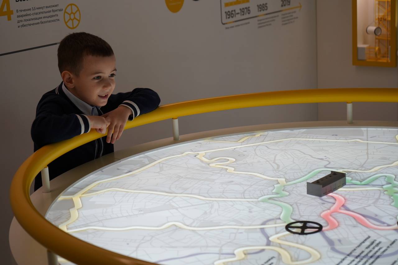 Третьеклассники школы №1173 посетили музей в рамках олимпиады. Фото: Анна Быкова, «Вечерняя Москва»