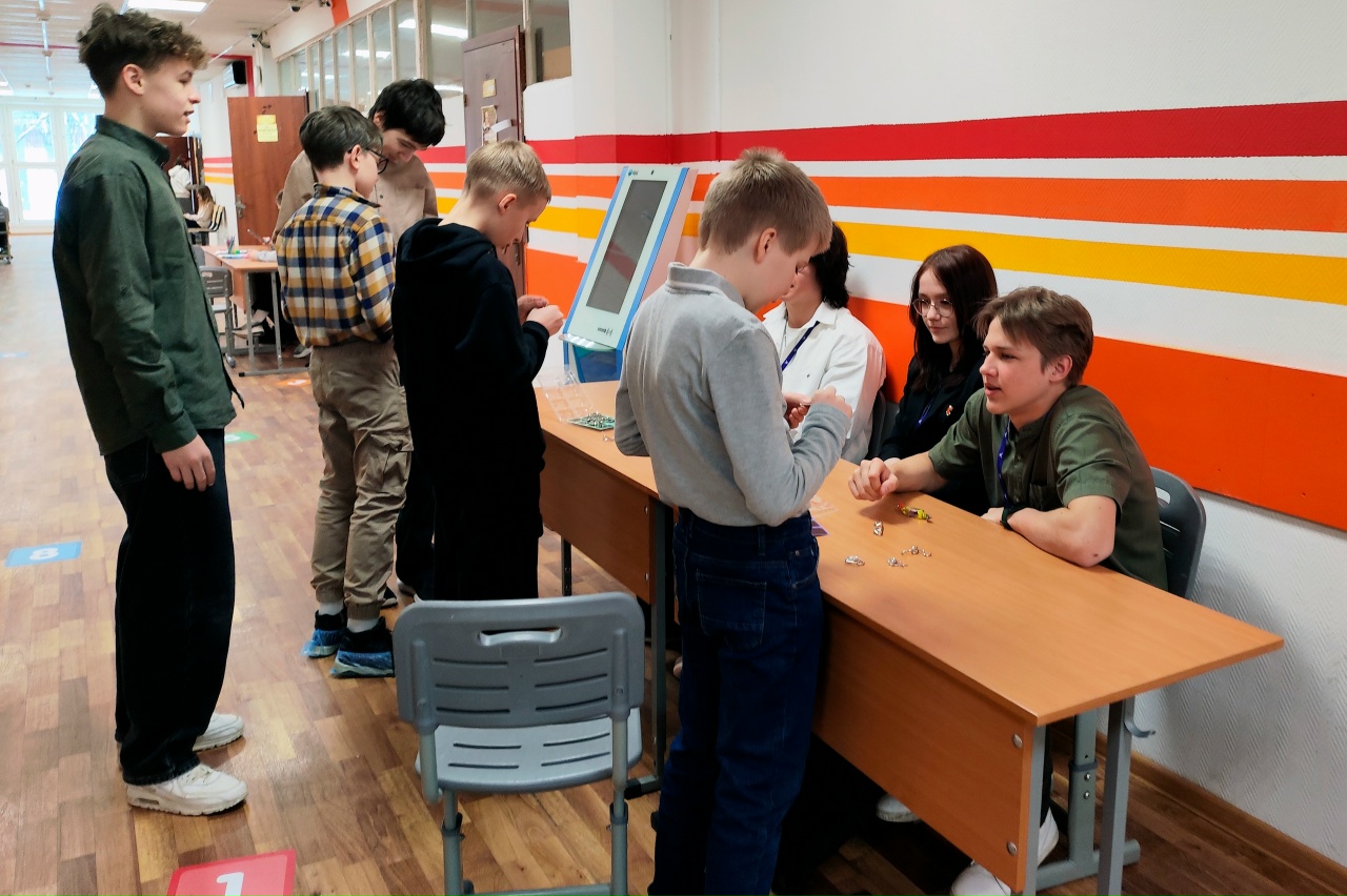 Ученики школы №1173 поучаствовали в математическом мероприятии. Фото: страница школы №1173 в социальных сетях